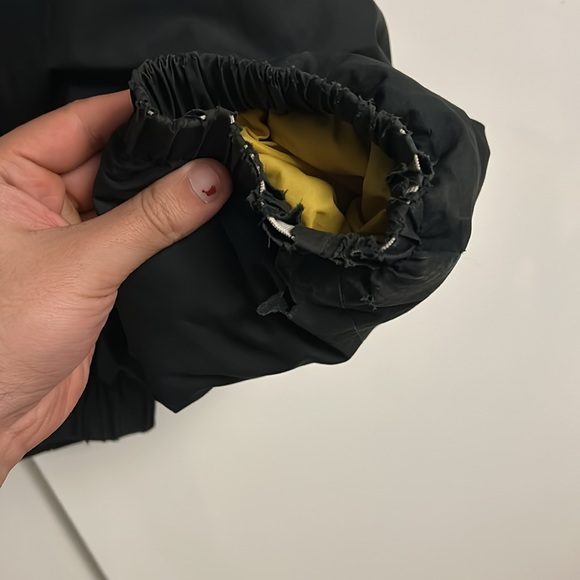 Vintage Tommy Hilfiger ski jacket - Picture 6 of 10